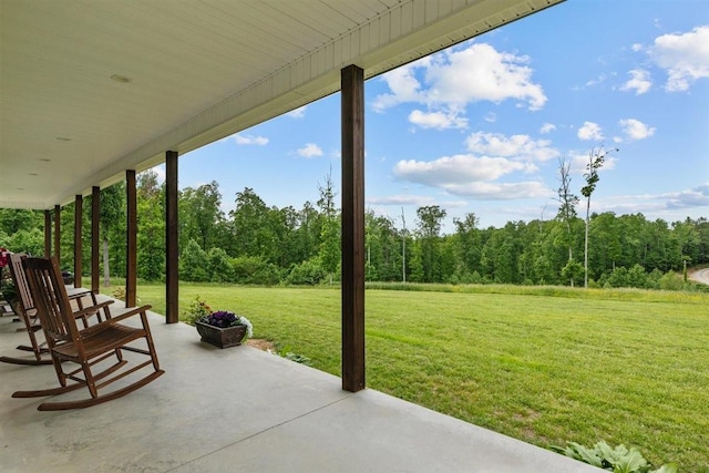 3571 Old Blacktop Rd, Mc Ewen, TN 37101 - view of patio featuring a view of trees