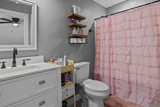 3571 Old Blacktop Rd, Mc Ewen, TN 37101 - bathroom featuring toilet, vanity, a ceiling fan, and curtained shower
