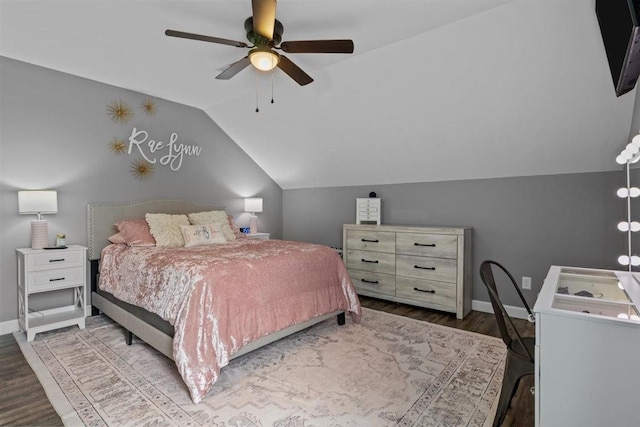 3571 Old Blacktop Rd, Mc Ewen, TN 37101 - bedroom with wood finished floors, vaulted ceiling, baseboards, and ceiling fan