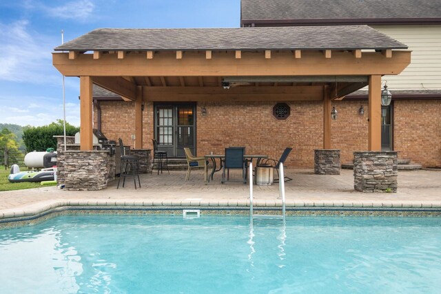 1361 Madison Creek Rd, Goodlettsville, TN 37072 - swimming pool with a patio area