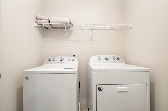 1063 Holland Ridge Way, Lebanon, TN 37090 - clothes washing area featuring independent washer and dryer