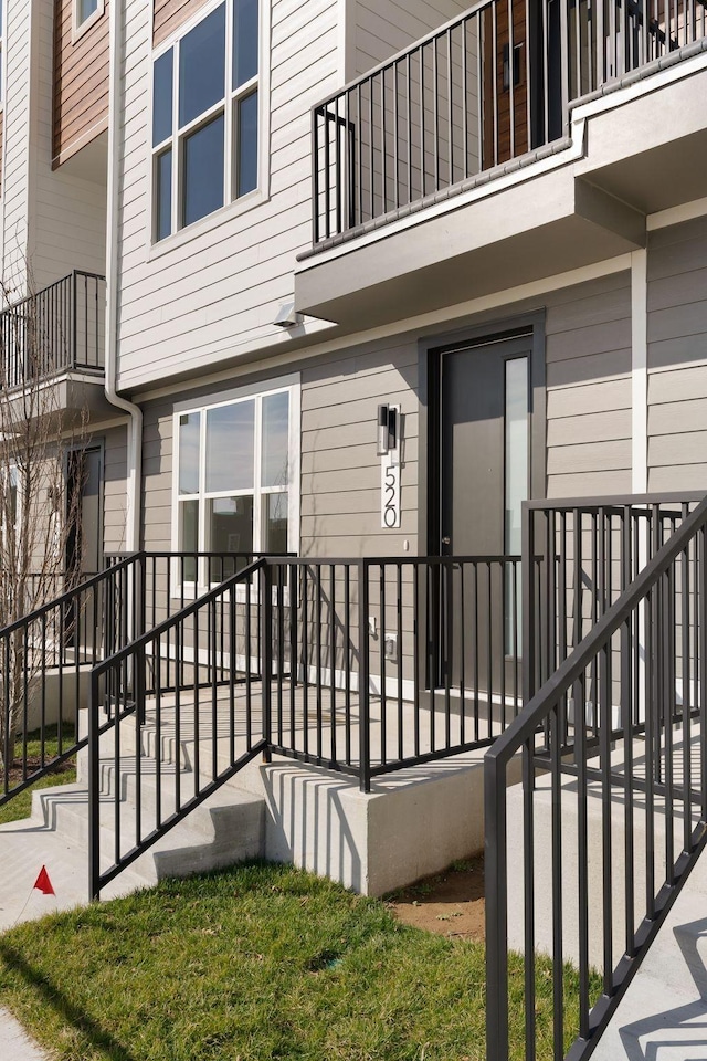 520 Proximity Cir, Nashville, TN 37207 - property entrance featuring a balcony
