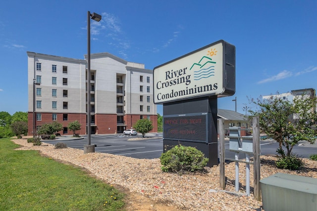 1410 Hurley Dr Unit 103, Sevierville, TN 37862 - exterior view of a parking lot