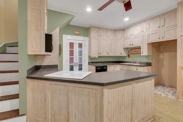 2033 Carters Creek Pike, Franklin, TN 37064 - kitchen featuring a ceiling fan, a peninsula, dark countertops, a sink, and white cooktop