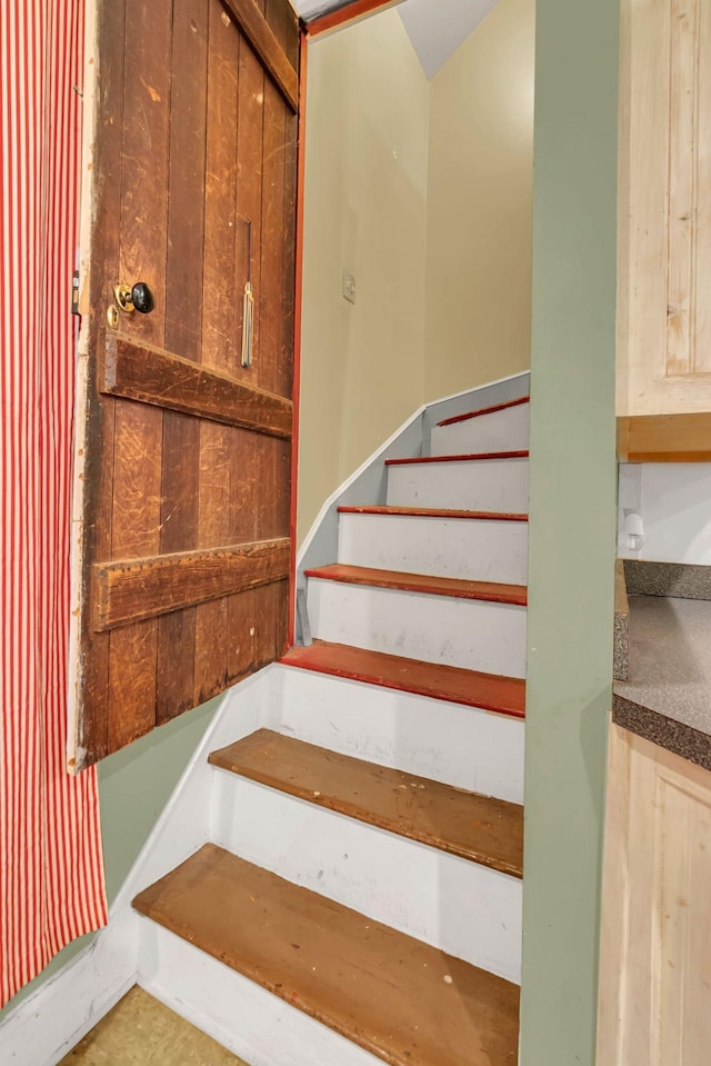 2033 Carters Creek Pike, Franklin, TN 37064 - view of staircase