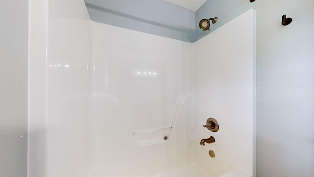 618 Cookstown Dr, Smyrna, TN 37167 - full bath featuring a textured ceiling