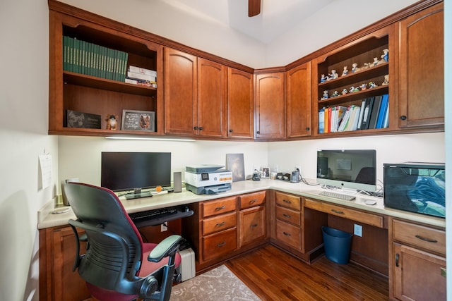 575 Homestead Ln, Henderson, TN 38340 - home office with built in study area, dark wood-style floors, and a ceiling fan