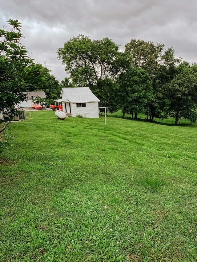 209 Main St, Cumberland City, TN 37050 - view of grassy yard