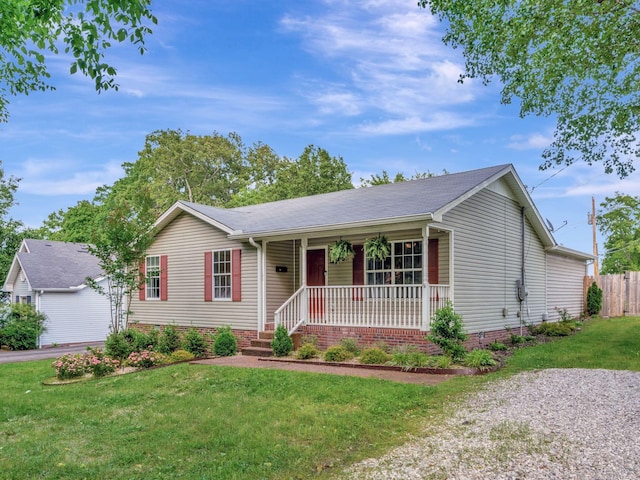 100 Oak Ave, Dickson, TN 37055 - ranch-style house featuring covered porch