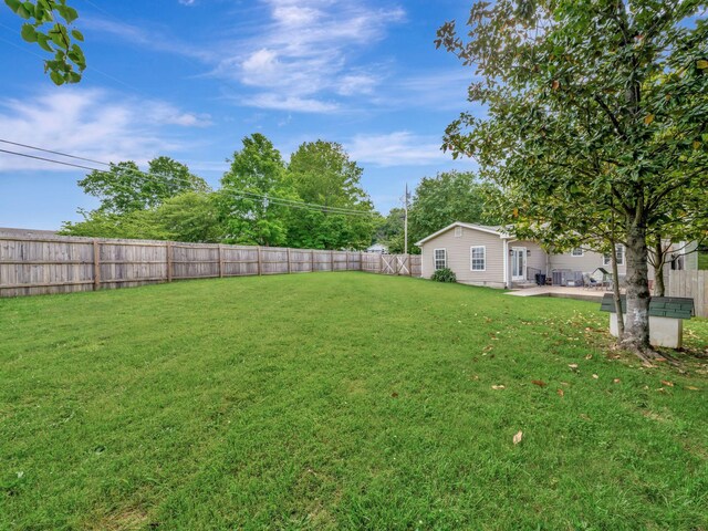 100 Oak Ave, Dickson, TN 37055 - view of yard with a patio area