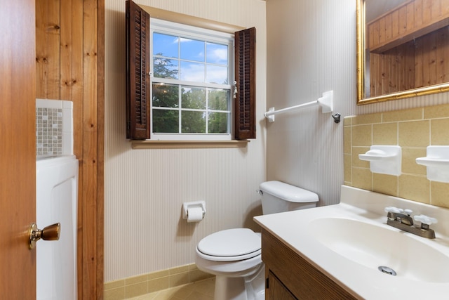 103 Forrest Hills Dr, Dickson, TN 37055 - bathroom featuring toilet, baseboards, vanity, and tile patterned floors