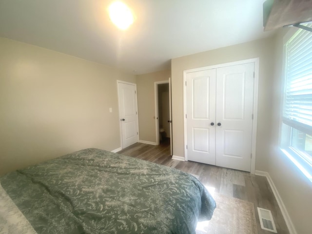 148 Shawna Ln, Hillsboro, TN 37342 - bedroom with wood finished floors, baseboards, and a closet