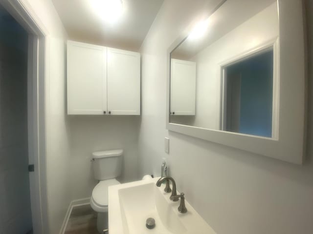 148 Shawna Ln, Hillsboro, TN 37342 - half bathroom featuring a sink and toilet