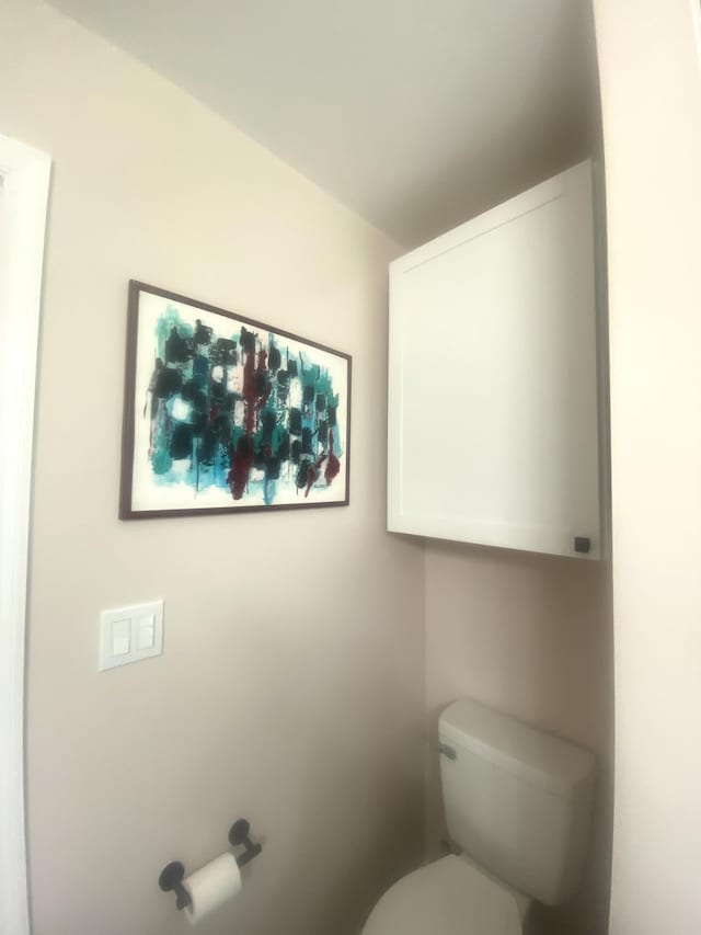 148 Shawna Ln, Hillsboro, TN 37342 - bathroom featuring toilet