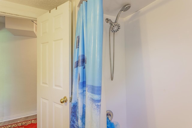 3913 Pickering Ave, Chattanooga, TN 37415 - full bath with a shower with curtain and baseboards
