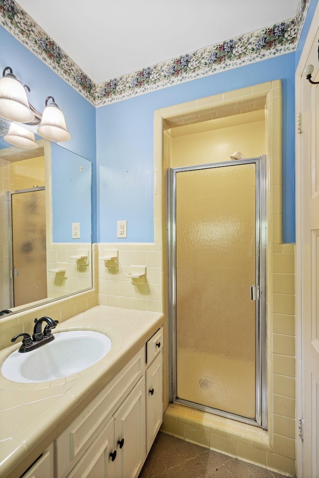 1403 Manor Rd, Columbia, TN 38401 - full bath featuring a stall shower and vanity