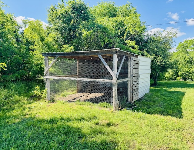 202 Tomlinson Rd, Lebanon, TN 37087 - view of poultry coop featuring a yard