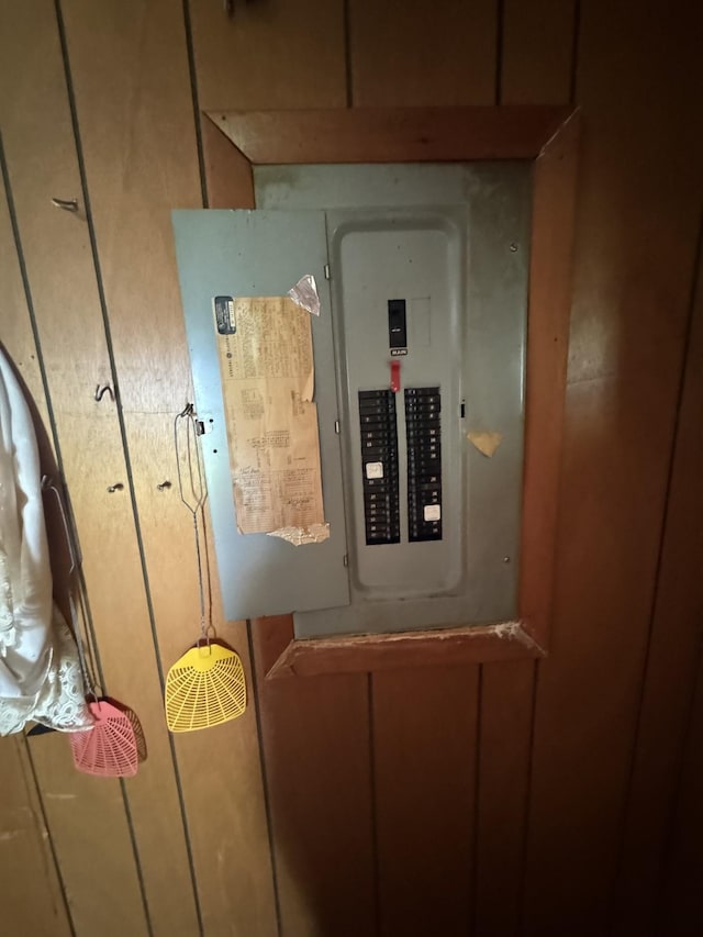 2168 Jefferson Rd, Smithville, TN 37166 - utility room featuring electric panel