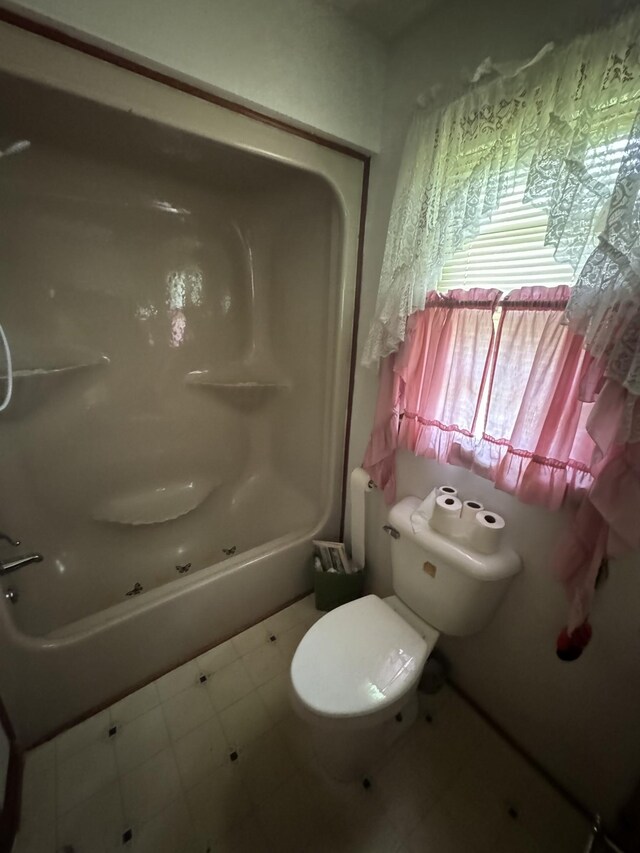 2168 Jefferson Rd, Smithville, TN 37166 - bathroom with toilet and shower / bathtub combination