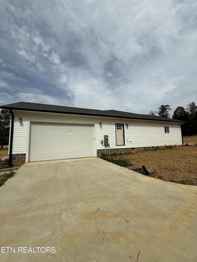 222 Ten Mile Ln, Ten Mile, TN 37880 - view of front of home with concrete driveway and a garage