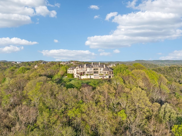 513 King Richards Ct, Franklin, TN 37067 - aerial view of property and surrounding area featuring a heavily wooded area