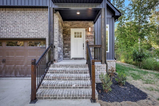 7592 Grasshopper Rd, Georgetown, TN 37336 - property entrance with board and batten siding and stone siding