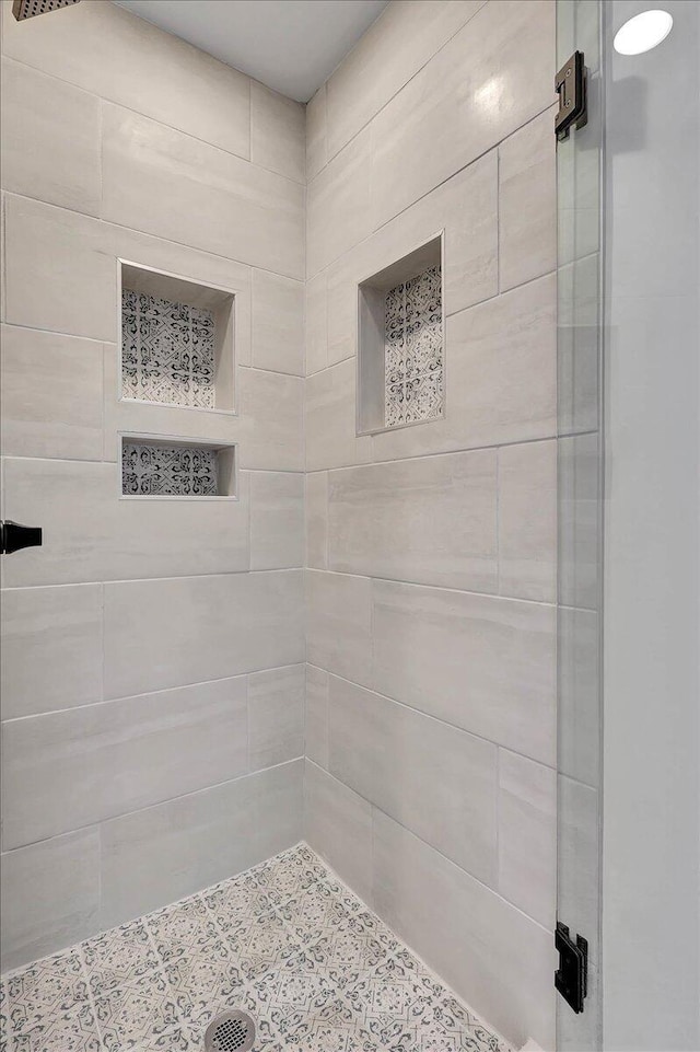 7592 Grasshopper Rd, Georgetown, TN 37336 - bathroom featuring a shower stall