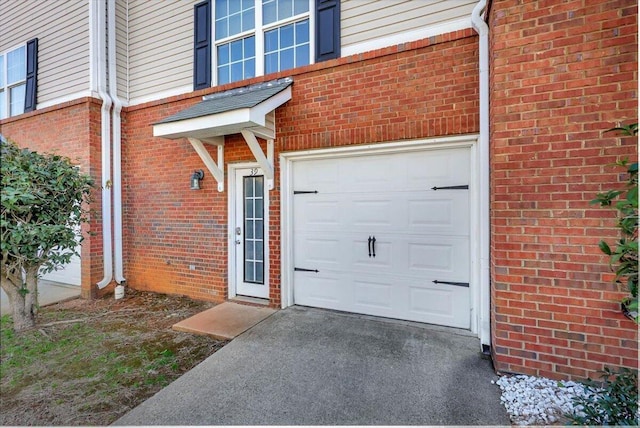 39 Middlebrook Dr, Cartersville, GA 30120 - garage featuring asphalt driveway