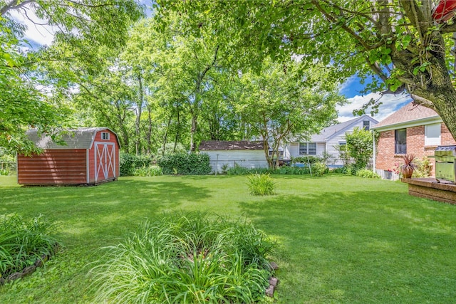 517 Drake Ave, Nashville, TN 37211 - view of yard featuring a shed and an outbuilding