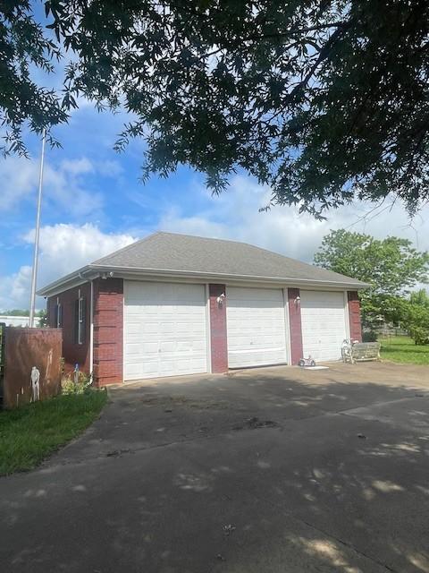 view of detached garage