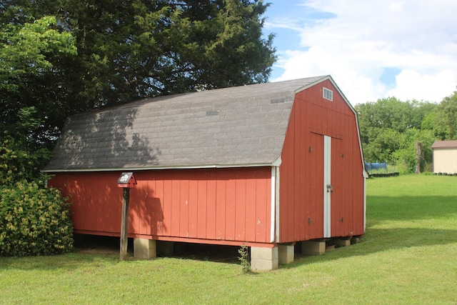 view of outbuilding featuring an outbuilding