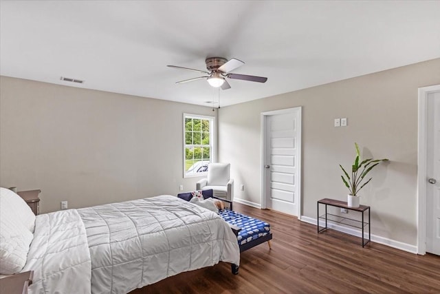 147 Ray Jent Rd, Bethpage, TN 37022 - bedroom with wood finished floors, baseboards, and a ceiling fan