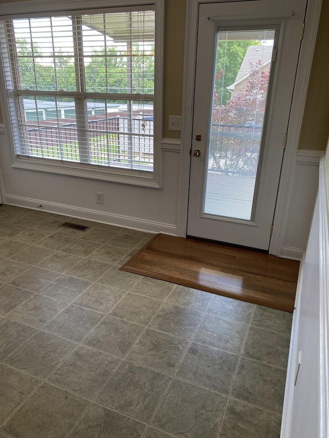 135 Excell Rd Unit 101, Clarksville, TN 37043 - doorway featuring baseboards
