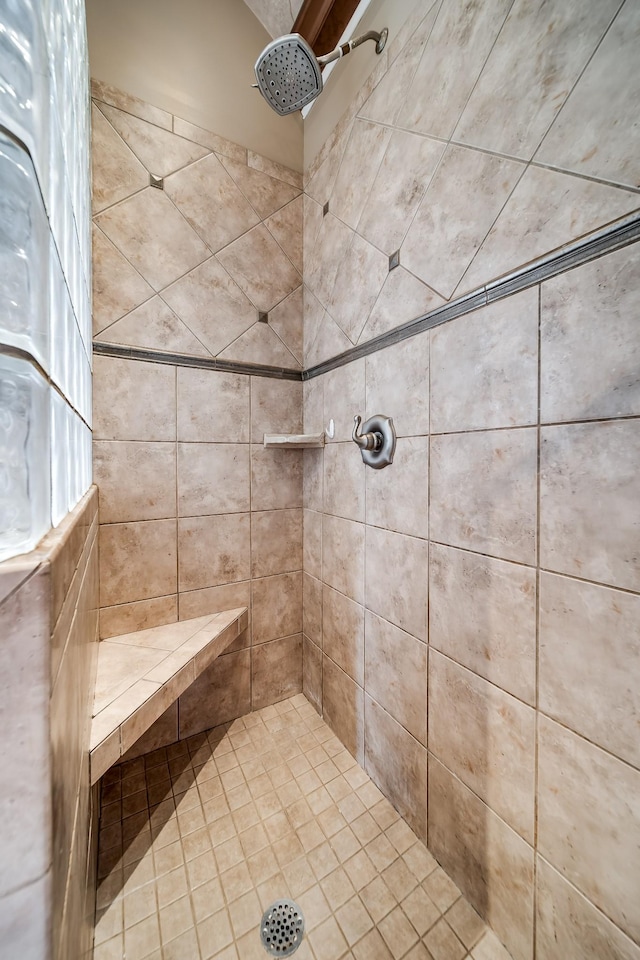 291 Bowling Branch Rd, Cottontown, TN 37048 - bathroom with a tile shower