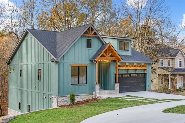 113 Lake Crest Ln, Tullahoma, TN 37388 - modern inspired farmhouse featuring roof with shingles, board and batten siding, concrete driveway, and a front lawn