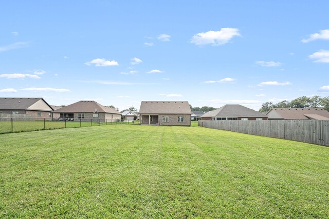 238 Spring Breeze Dr, Tullahoma, TN 37388 - view of yard featuring a residential view