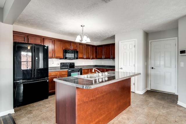 4838 Laura Jeanne Blvd, Murfreesboro, TN 37129 - kitchen featuring black appliances, a sink, a chandelier, baseboards, and a textured ceiling