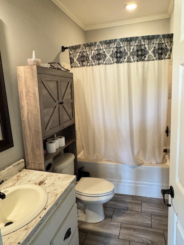 287 Sisk Rd, Winchester, TN 37398 - full bath featuring ornamental molding, vanity, toilet, and shower / bath combination with curtain