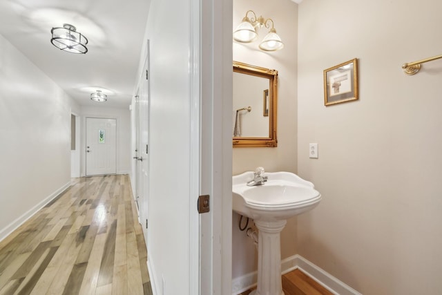 1403 Ottawa Pl, Murfreesboro, TN 37129 - bathroom with wood finished floors and baseboards