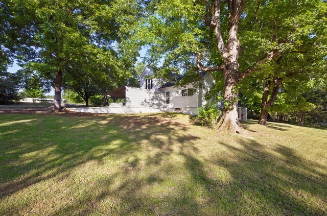 1885 N Soules Chapel Rd, Cunningham, TN 37052 - view of grassy yard