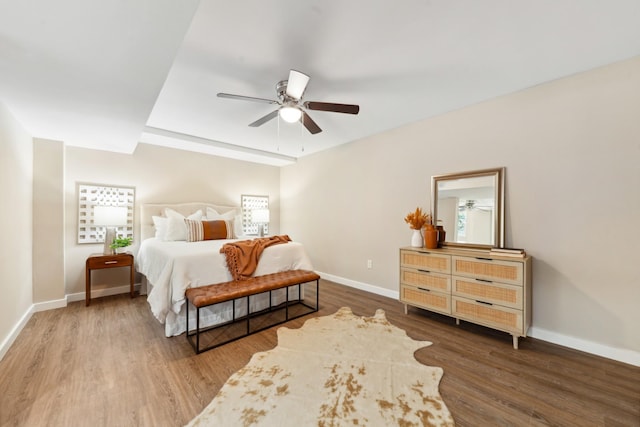 1614 Shady Cir, Lebanon, TN 37087 - bedroom featuring wood finished floors, baseboards, and ceiling fan