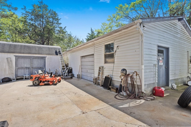 1515 Owen Rd, Brentwood, TN 37027 - garage with driveway