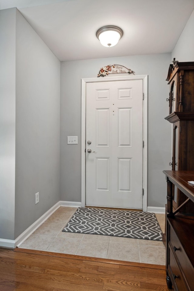 825 S Browns Ln Unit 1501, Gallatin, TN 37066 - entryway featuring light tile patterned floors and baseboards