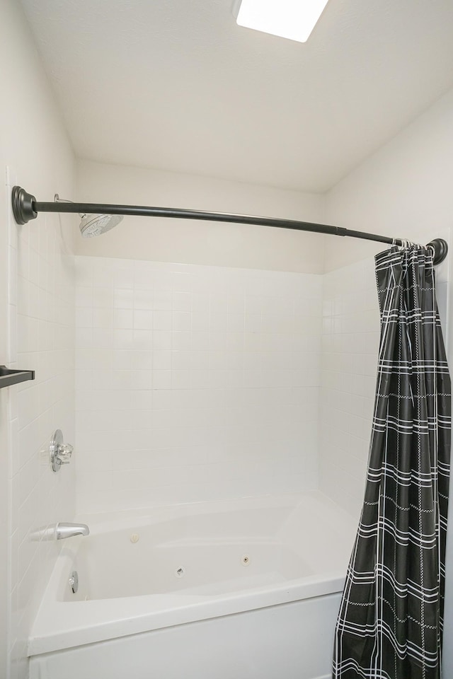 1011 Bon Meade Dr, Burns, TN 37029 - bathroom with a combined bath / shower with jetted tub