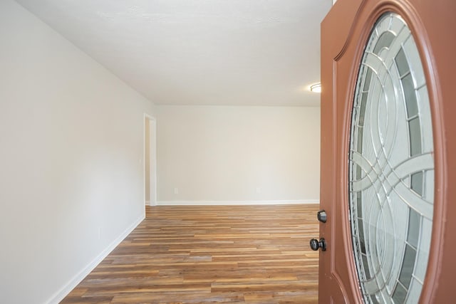 1011 Bon Meade Dr, Burns, TN 37029 - foyer entrance featuring wood finished floors and baseboards