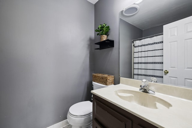 114 Clover Dr, Columbia, TN 38401 - bathroom with toilet, vanity, and a shower with curtain
