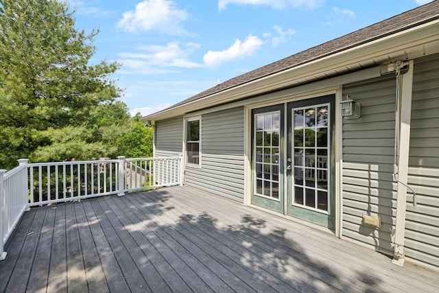 114 Clover Dr, Columbia, TN 38401 - view of wooden deck