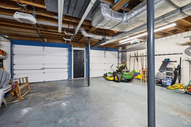 114 Clover Dr, Columbia, TN 38401 - view of garage
