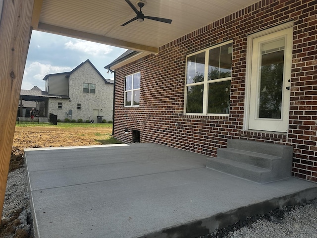 1067 Robert Lee Dr, Gallatin, TN 37066 - view of patio / terrace with entry steps and ceiling fan