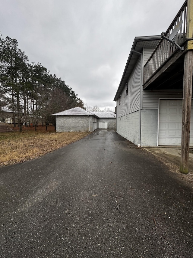 555 Oakley Allons Rd, Allons, TN 38541 - view of asphalt driveway